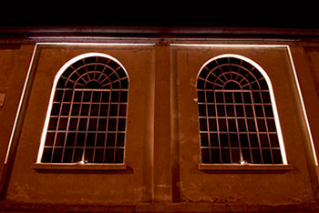 LED Projektor zur Beleuchtung von Fassaden, Fenster-Leibungen oder Torbögen