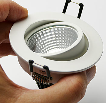Spritzwassergeschützte LED Deckeneinbauleuchte rund, schwenkbar